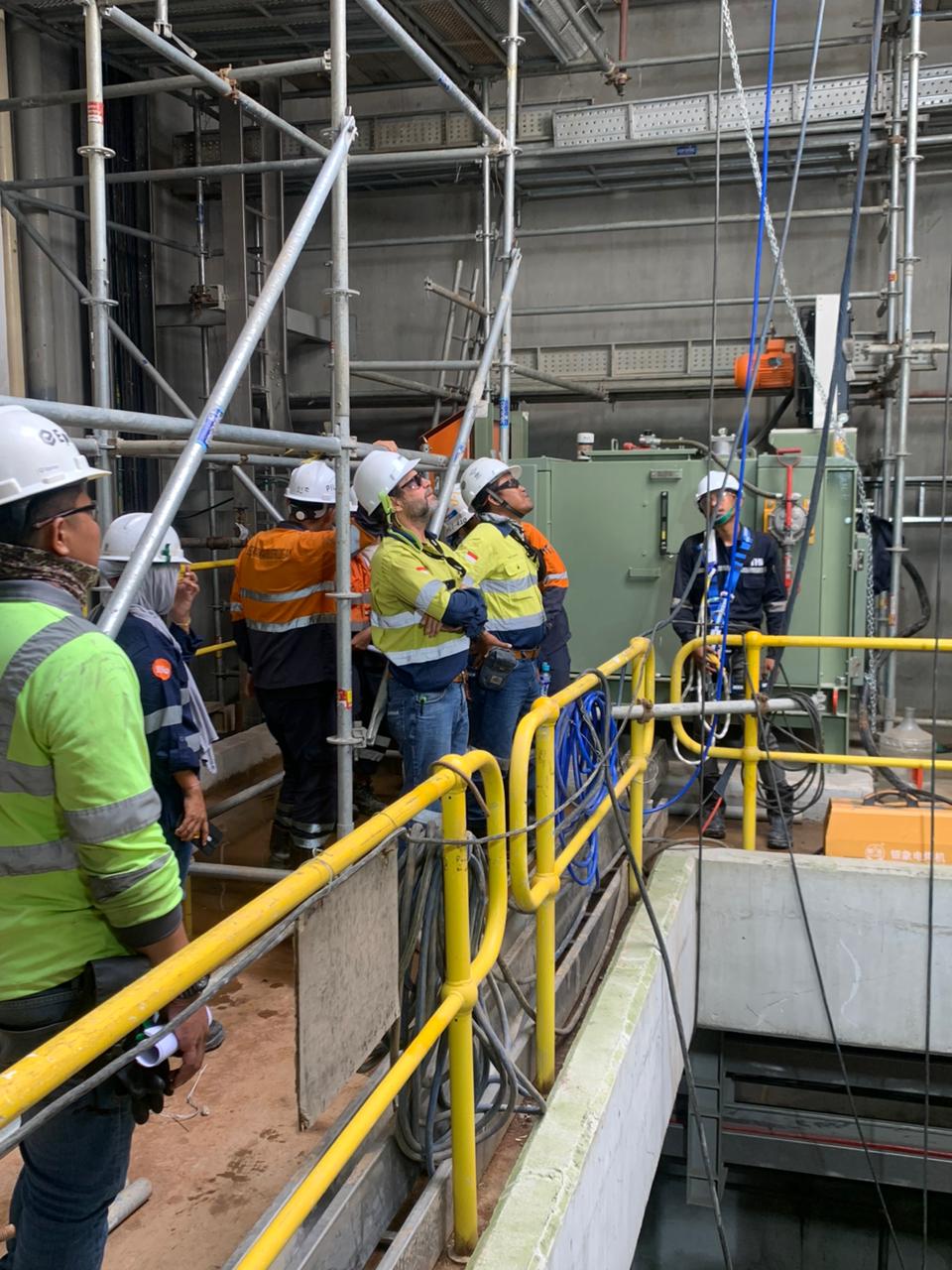 Installasi Jalur Pipa untuk project PT AMNT
